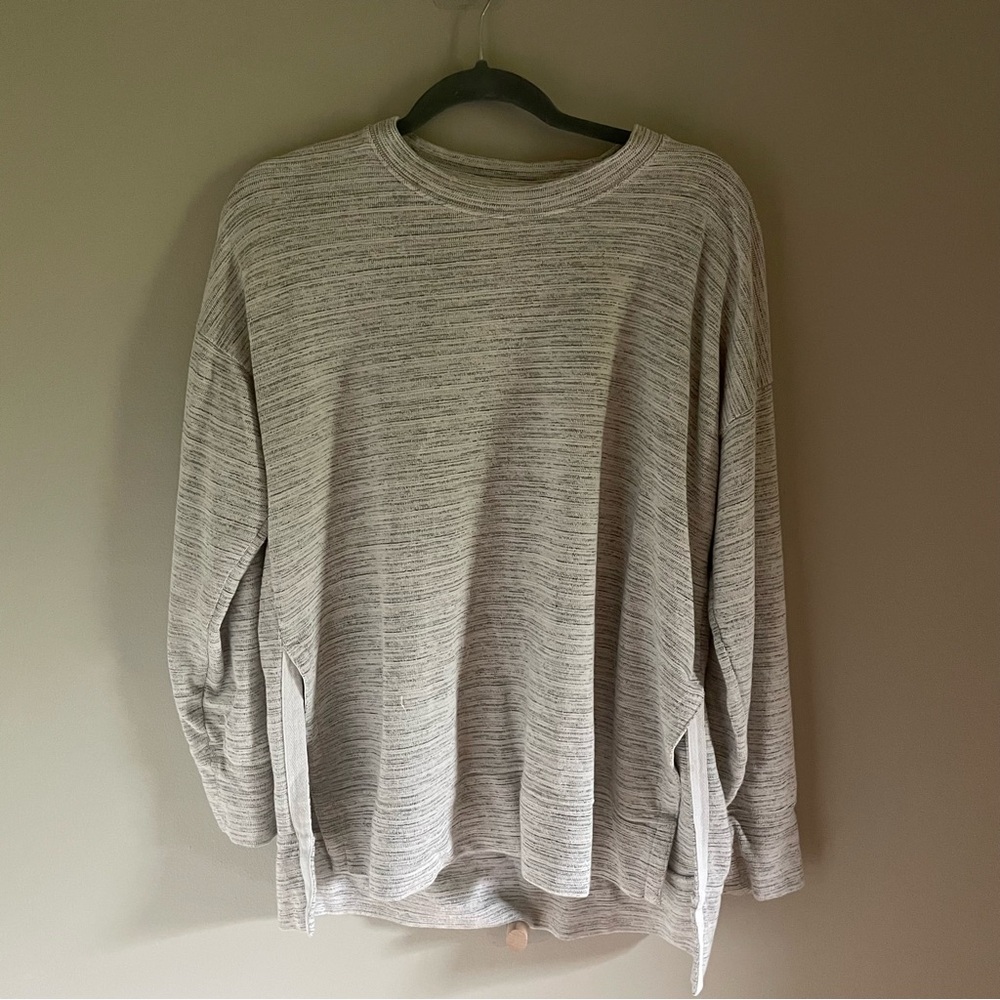 Aerie Light Sweatshirt. Heather Gray. With side slit